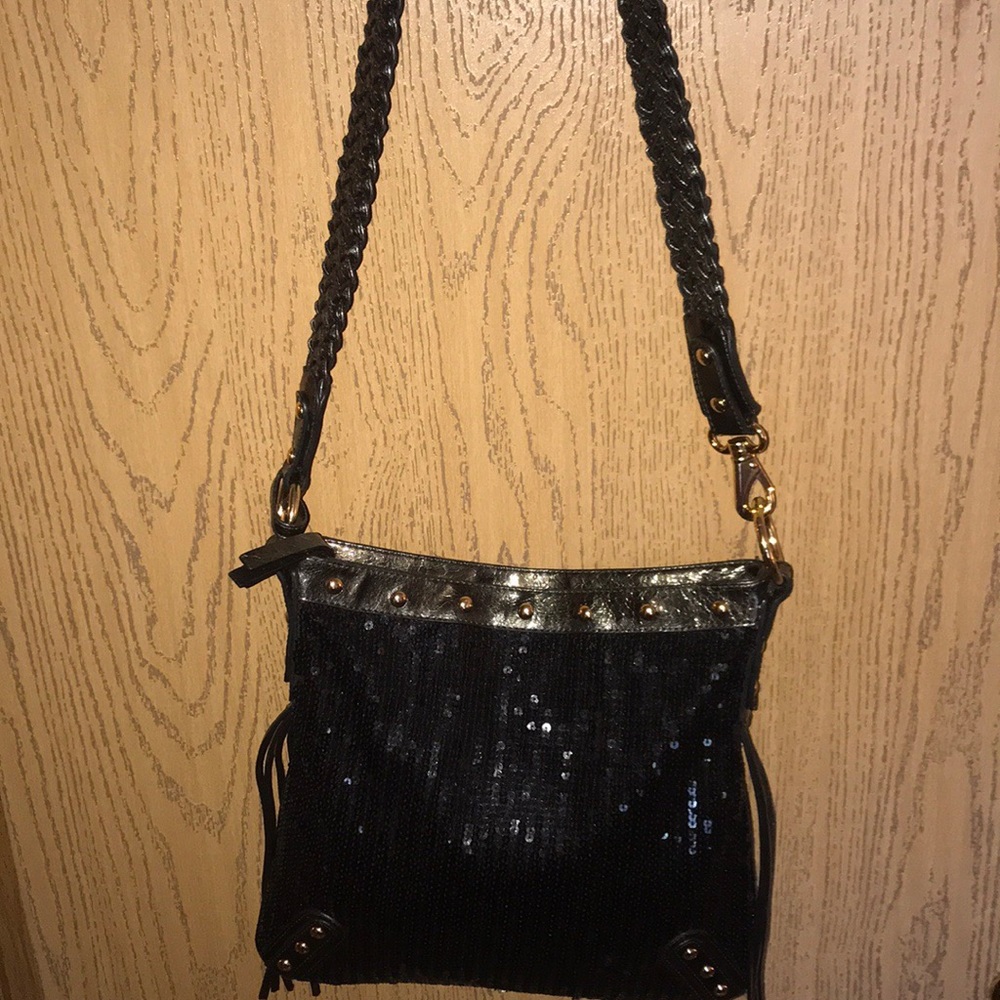 Pr👎🏼handbag that can be used as a Crossbody bag